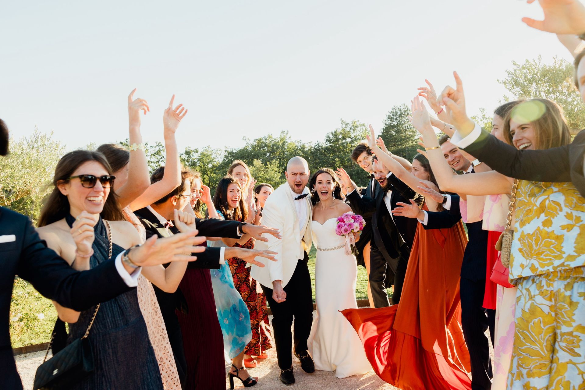 Mariage élégant et intimiste à la Grange de Javon, dans une ambiance à la fois moderne et profondément sensible.