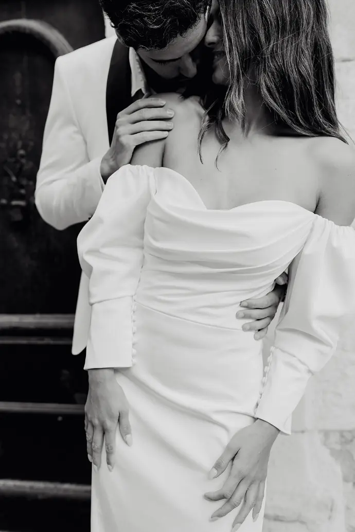 Couple de mariées modernes et edito