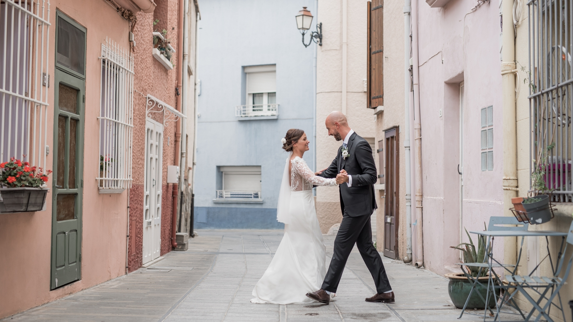 Mariage intime au Mas de Conte, entre nature, simplicité et instants profondément vrais.