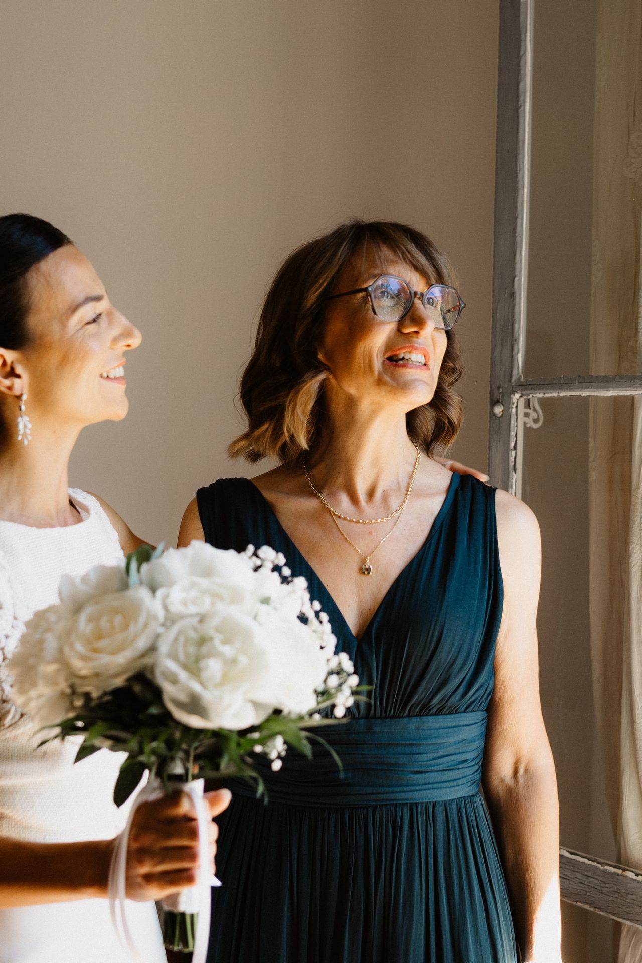 Moment intime dans un film de mariage réalisé en Provence